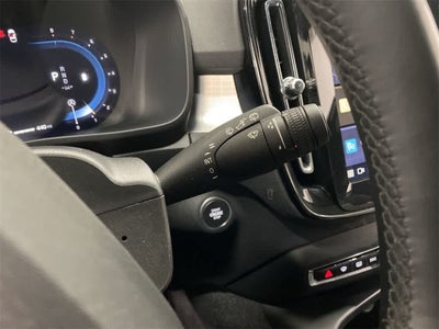 2024 Volvo XC40 Core Bright Theme