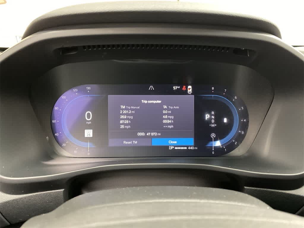 2024 Volvo XC40 Core Bright Theme